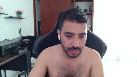 Snapshot of vallartamexi chatting on 04.05.26 Roberto Carlos online show from 04.05.26