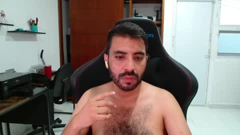 Snapshot of vallartamexi chatting on 04.10.26 Roberto Carlos online show from 04.10.26