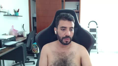 Snapshot of vallartamexi chatting on 04.18.26 Roberto Carlos online show from 04.18.26