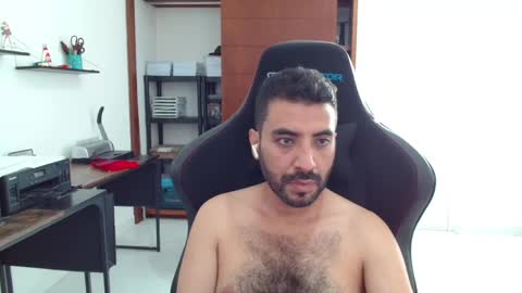 Snapshot of vallartamexi chatting on 04.25.26 Roberto Carlos online show from 04.25.26