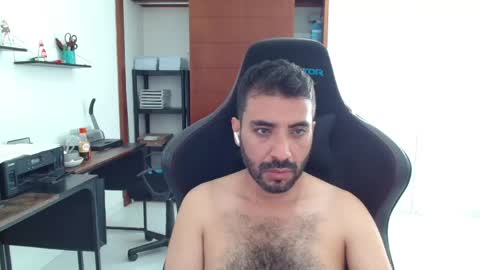 Snapshot of vallartamexi chatting on 04.27.26 Roberto Carlos online show from 04.27.26