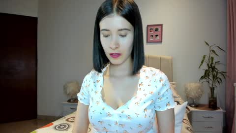 Snapshot of vallejo_macarena chatting on 12.17.24 Macarena online show from 12.17.24