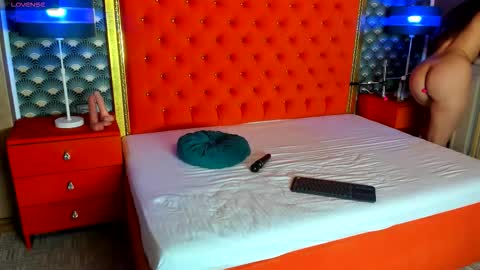 Valerie Val V online show from 11.14.25