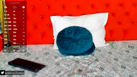 Valerie Val V online show from 02.11.26