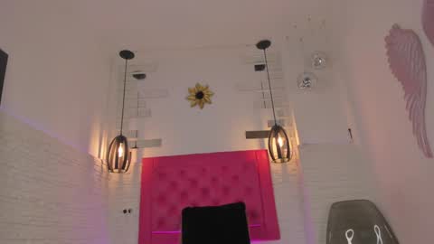 Vallolet Peach  online show from 01.11.25