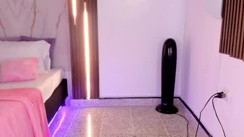 Vallolet Peach  online show from 10.05.25