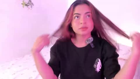 Snapshot of valy_shyness chatting on 11.18.25 valy_shyness online show from 11.18.25