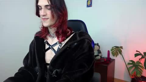 Snapshot of vamp_noah chatting on 10.30.25 Vamp Noah and Dan online show from 10.30.25