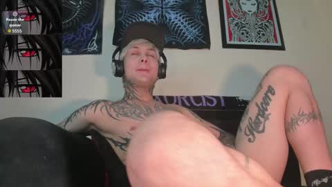 david guzman i model independenthelp me with a thumbs up online show from 11.18.25