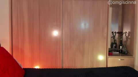 Snapshot of vampy__cinna chatting on 05.30.26 Cinnamon online show from 05.30.26