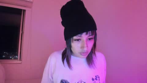 Snapshot of vandalovee chatting on 05.13.26 Babi Alu online show from 05.13.26