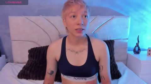 Snapshot of vane_grey chatting on 07.02.26 vane_grey online show from 07.02.26