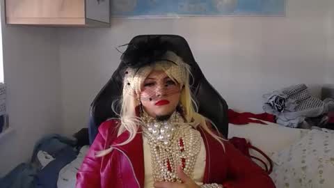 vanesacrossri online show from 10.19.25
