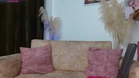 VANESSA BRETT online show from 02.16.26