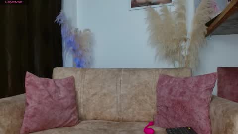 VANESSA BRETT online show from 02.18.26