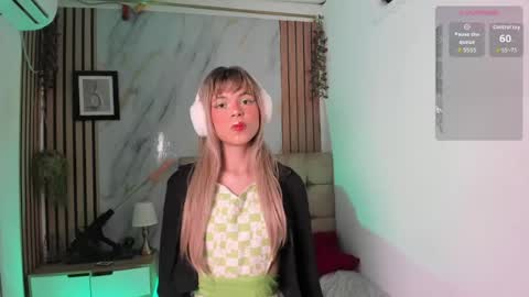 Snapshot of vanessa_jenner chatting on 06.12.26 vanessa_jenner online show from 06.12.26