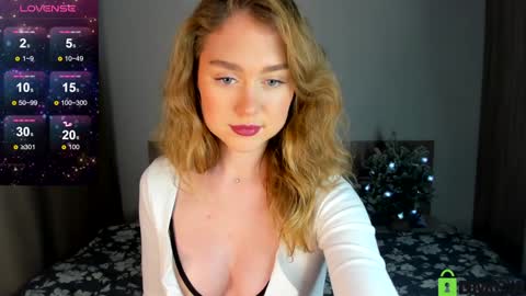 Snapshot of vanessa_maes chatting on 12.28.24 Vanessa Maes online show from 12.28.24