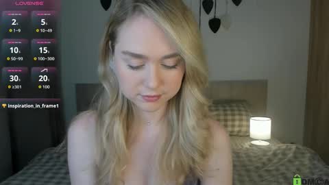 Snapshot of vanessa_maes chatting on 10.08.25 Vanessa Maes online show from 10.08.25