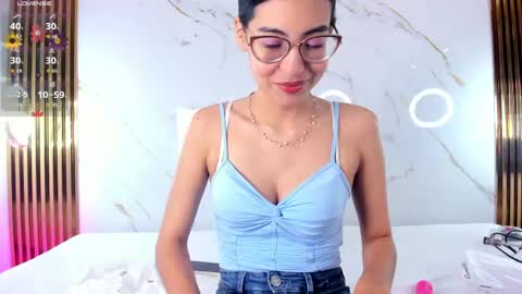 Vanessa online show from 04.12.26