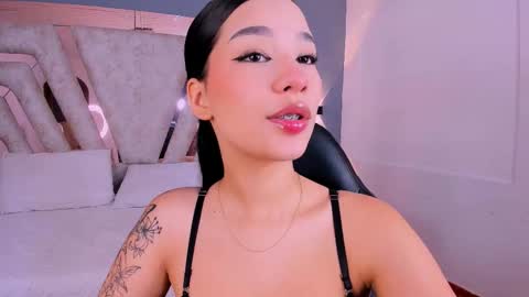 vanessaduval online show from 12.20.25
