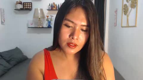 Snapshot of vanessafoxts chatting on 04.28.26 vanessafoxts online show from 04.28.26