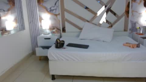 Vanessa Hard online show from 10.04.25