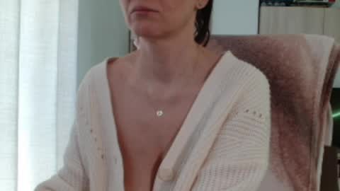 Snapshot of vanessalarahot chatting on 04.01.26 Vanessa online show from 04.01.26