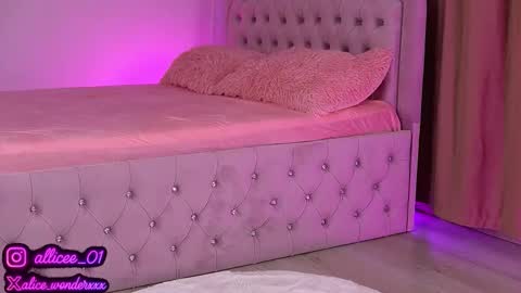 Vanessa Simon online show from 09.17.25