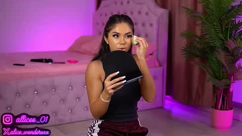 Vanessa Simon online show from 09.19.25