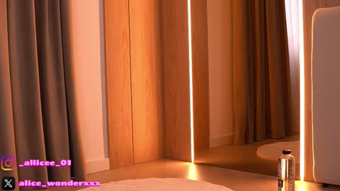 Vanessa Simon online show from 03.15.26