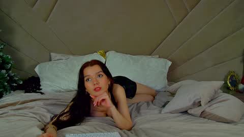 vanessavien online show from 01.17.25