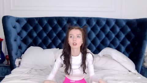 vanessavien online show from 01.21.25