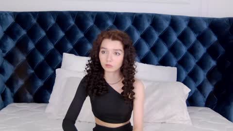 vanessavien online show from 01.25.25