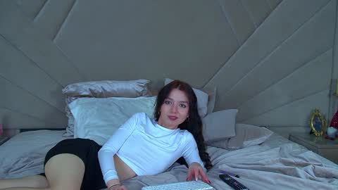 vanessavien online show from 01.28.25