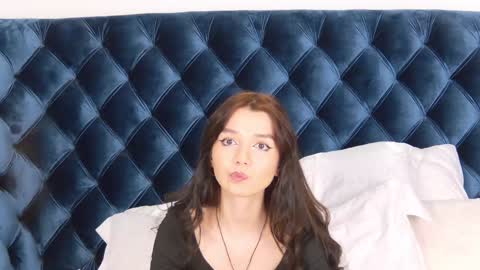 vanessavien online show from 01.30.25