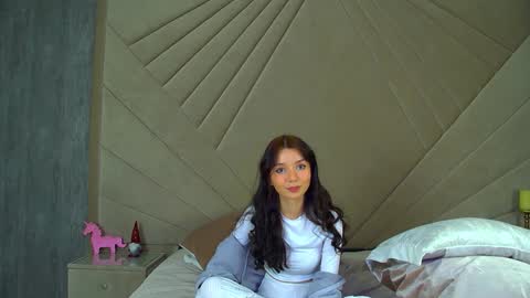 vanessavien online show from 02.08.25