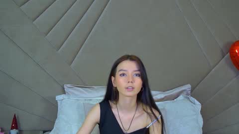 vanessavien online show from 02.13.25