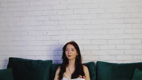 vanessavien online show from 02.14.25