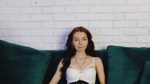 vanessavien online show from 02.14.25