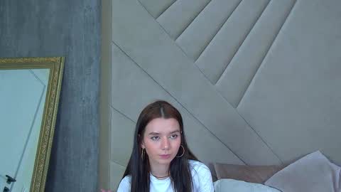 vanessavien online show from 02.16.25