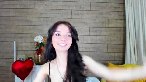 vanessavien online show from 02.19.25