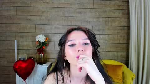 vanessavien online show from 02.19.25