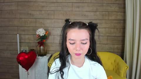 vanessavien online show from 02.19.25