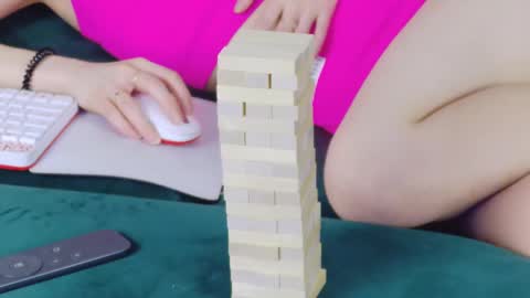 vanessavien online show from 02.23.25