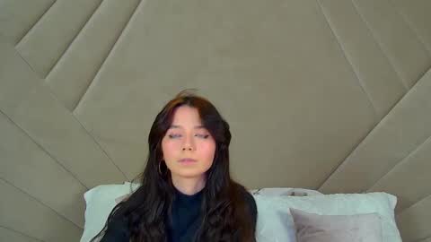 vanessavien online show from 02.25.25