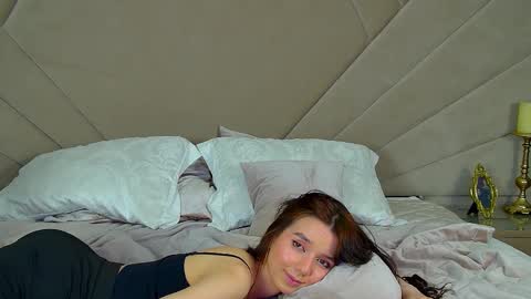 vanessavien online show from 02.25.25