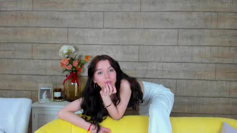 vanessavien online show from 02.28.25