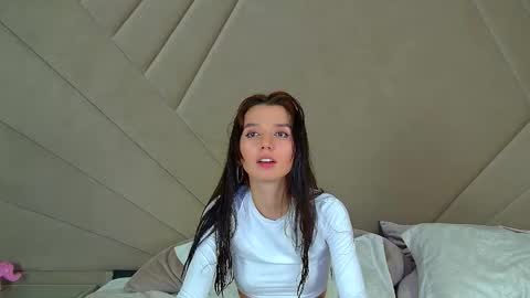 vanessavien online show from 03.03.25