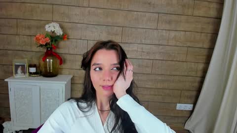 vanessavien online show from 03.03.25