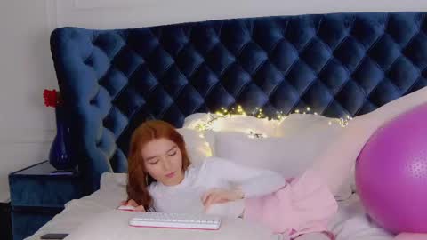 vanessavien online show from 03.08.25